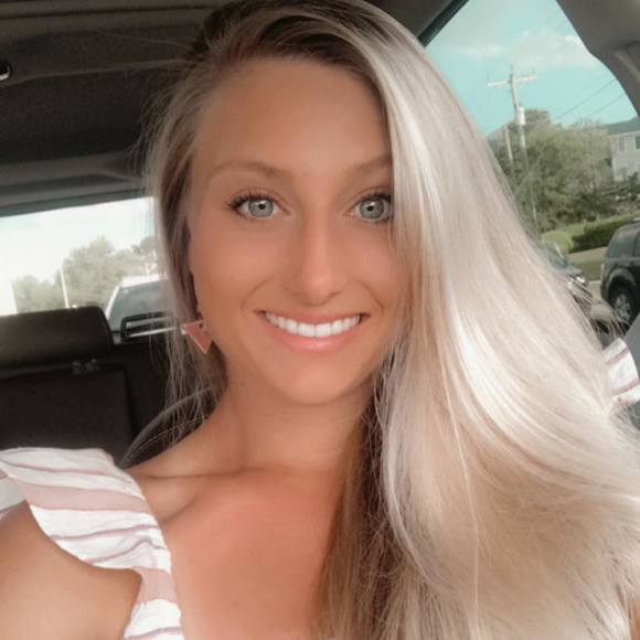 Meet your Posher, Mckenzie - Picture 1 of 1